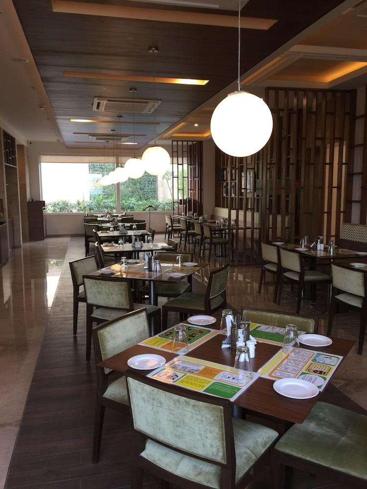 Lemon Tree Hotel, Sector 60, Gurugram Gurgaon Exteriör bild